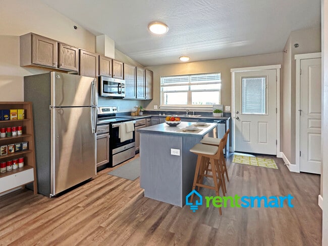 1515 South Ave W