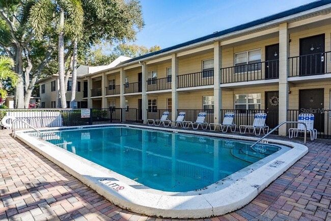 Building Photo - 5221 Bayshore Blvd Unit #27