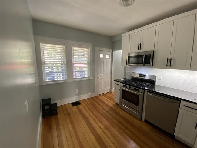 Photo - 7 Bay State Ave Unidad 1