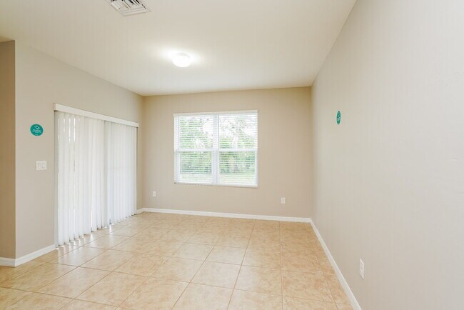 Photo - 2002 SE 12th St