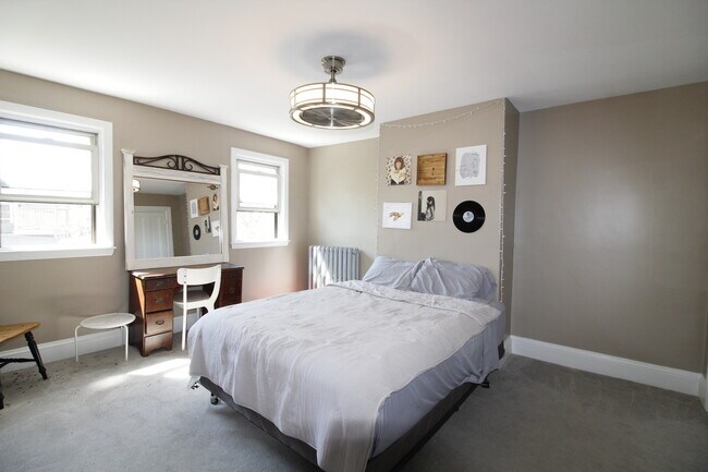 Photo - 196 Dorchester St Unit 1