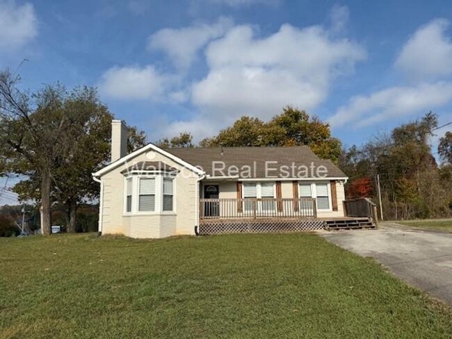 NO STEPS...UPDATED 3 BEDROOM RANCH LOCATED... - NO STEPS...UPDATED 3 BEDROOM RANCH LOCATED... House