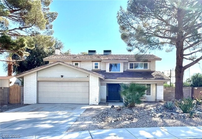 Building Photo - 2246 Windsor Dr