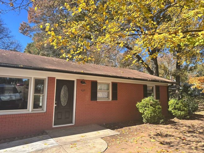 Photo - 435 Central Dr NW