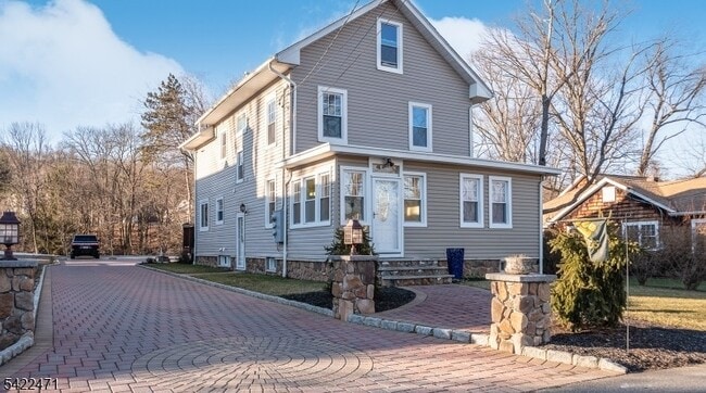 Building Photo - 22 Personette St Unit 1