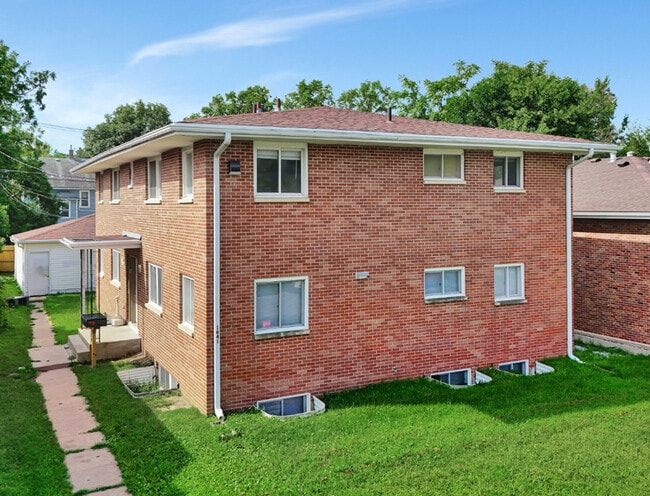 Building Photo - 1641 Prospect St Unit #4 Rental