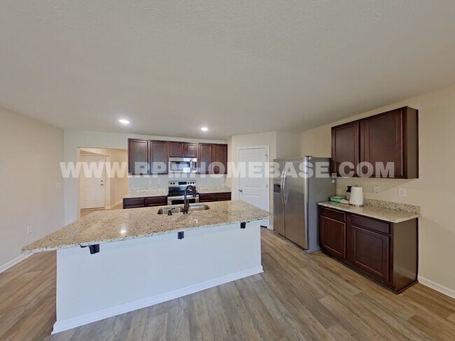 Photo - 808 Moorhen Wy