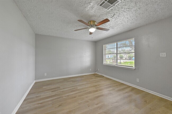 Photo - 2803 22nd St