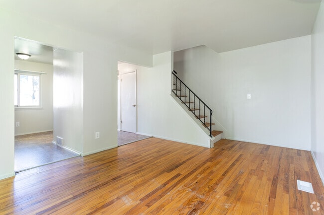 3 BR, 1.5 BA - Townhouse