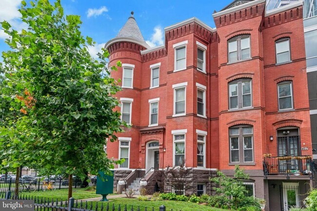 Building Photo - 459 Massachusetts Ave NW Unit B1 Rental