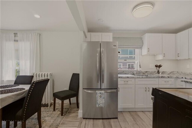 629 Thames St Unit 2