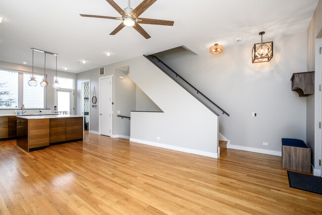 Photo - 4412 W Waveland Ave