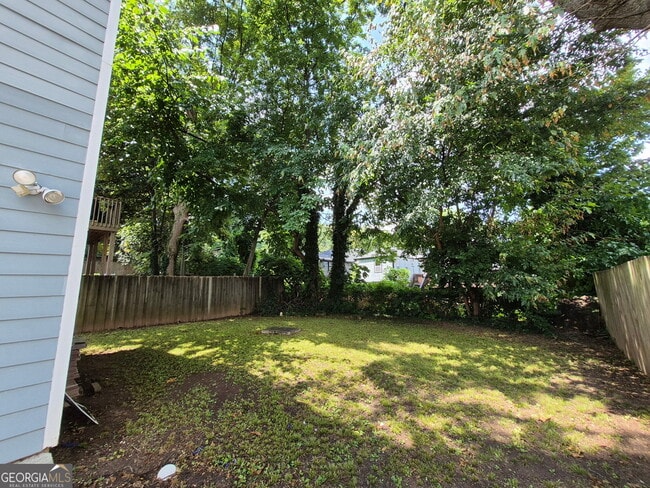 Photo - 1061 Fair St SW