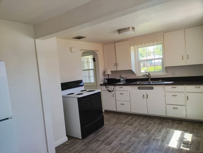 Photo - Adorable 2 Bedroom 1 Bath House With A Large Bonus Room