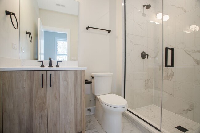 Photo - 2258 N Southport Ave Unit 2