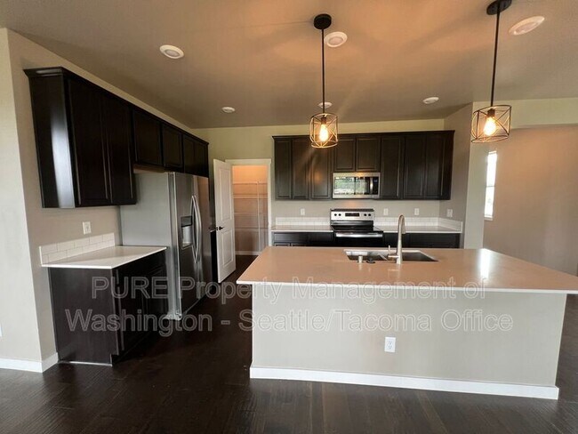 Photo - 910 Burwood St SE