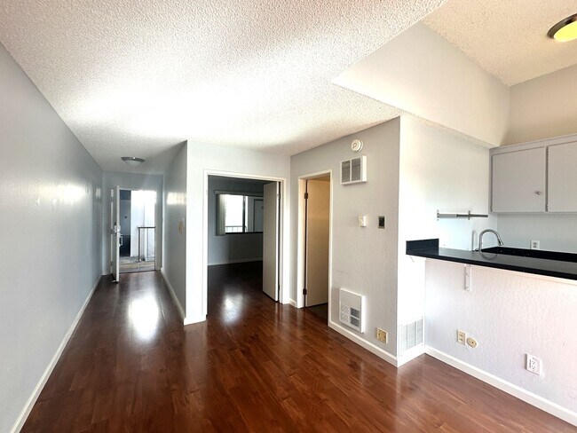 Photo - BEAUTIFUL TOP FLOOR 1 BED 1 BATH CONDO W/RESORT FACILITIES! +STORAGE Unit 336