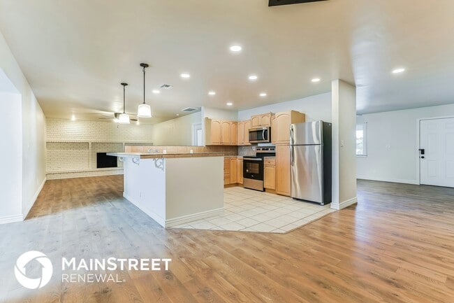 Photo - 1335 E Ellis Cir