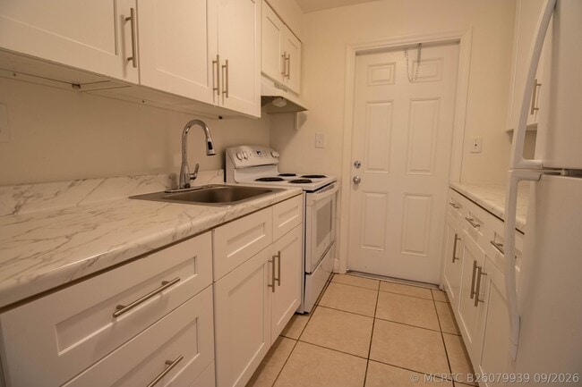 1831 Park Ln Unit 3