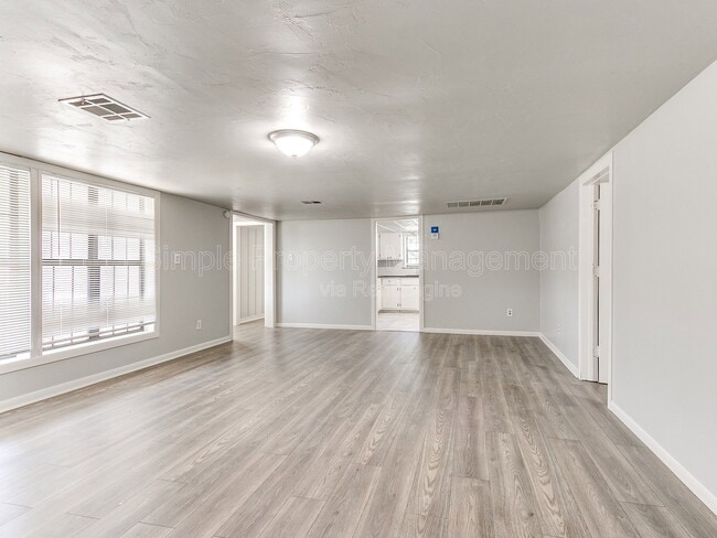 Photo - 9706 N Garnett Dr