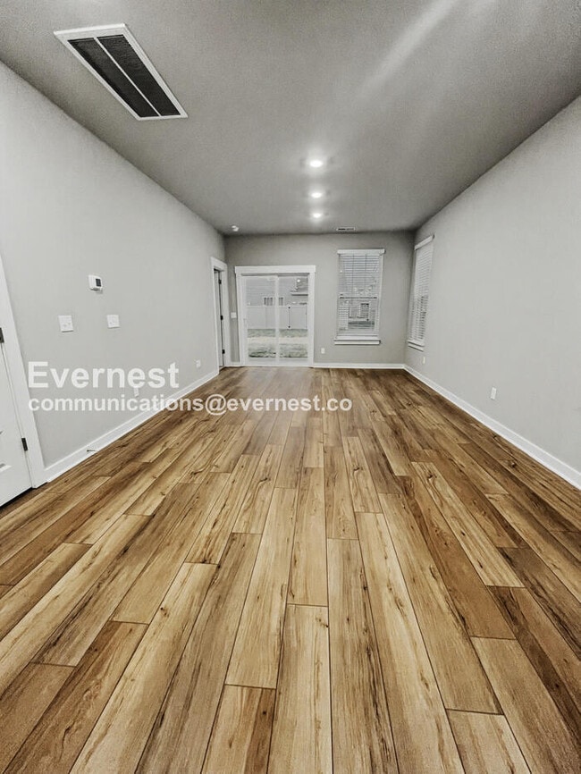 Photo - 710 Mickelson Wy