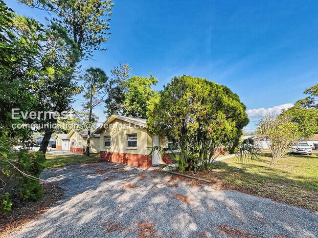 Photo - 2 Bed/1 Bath Townhome with Off-Street Parking / Pet-Friendly / Available Now!