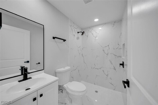 Building Photo - 3307 40th St W Rental