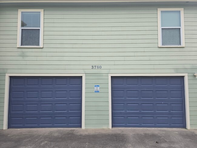 Photo - 3780 Martin Luther King Jr Dr