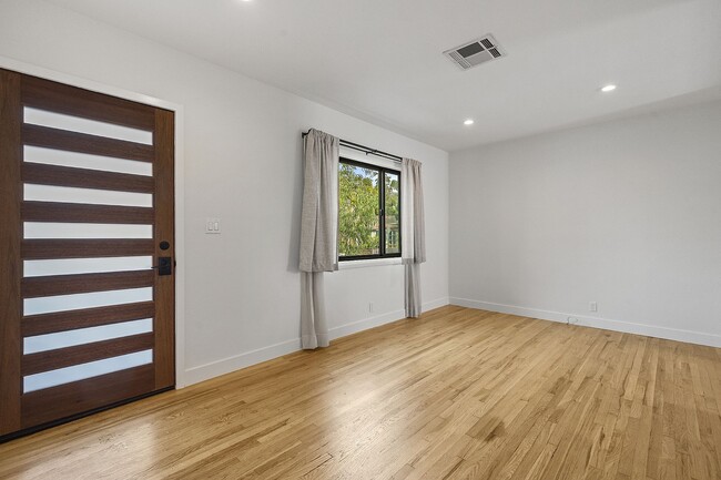 Photo - 654 Ozone St, Santa Monica, CA 90405