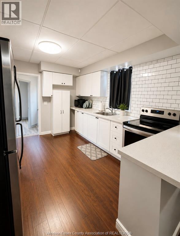 Photo - 272 McKay Ave