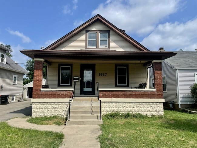 Building Photo - 1667 Richmond Dr