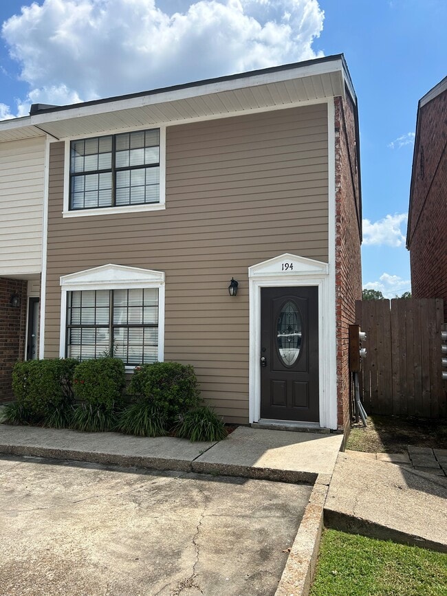 Building Photo - 194 Southfield Pky Unit 194 Rental
