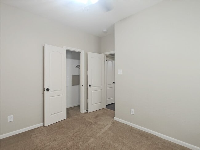 Building Photo - 4939 Ginger Bluff Trail Rental