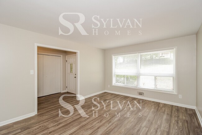 Photo - Feel welcome in this well-maintained 4BR 2...