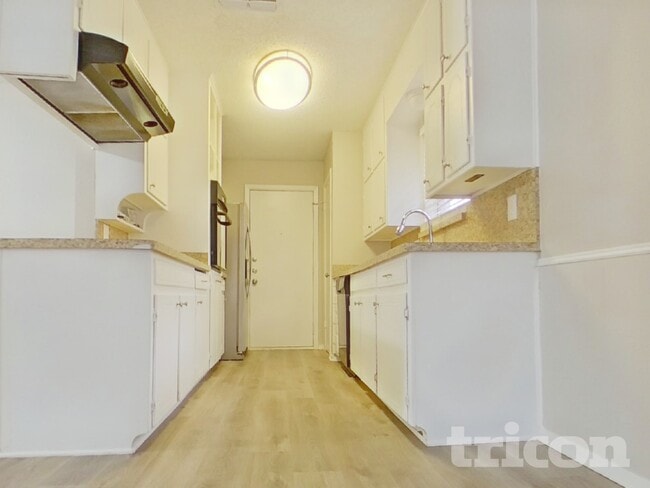 Photo - 6212 Douglas Dr