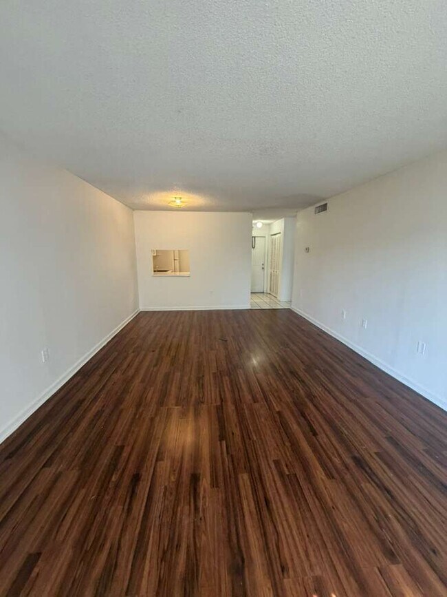 Photo - 505 NW 177th St