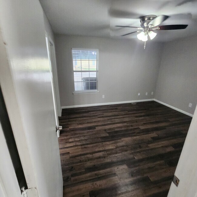 Deer Park Apartments - 1407