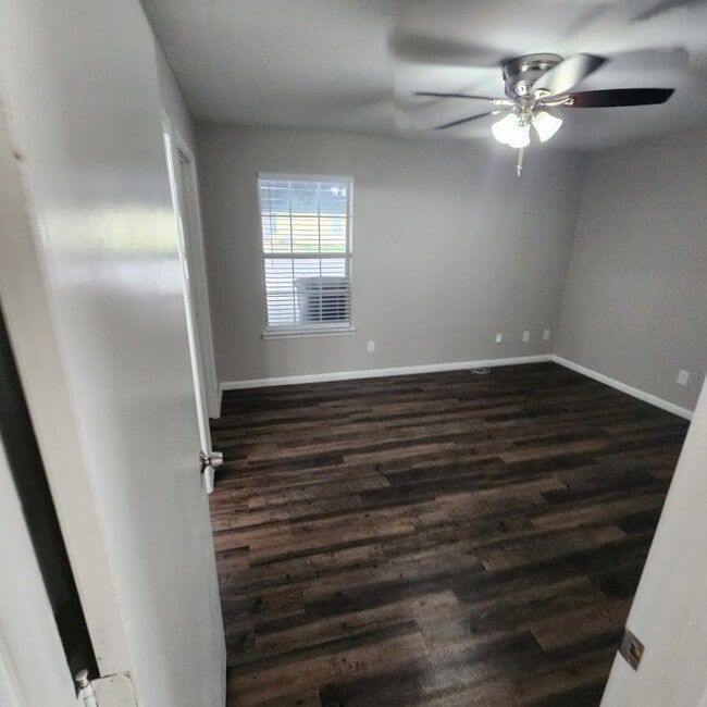 Photo - Deer Park Apartments - 1407 Unit A