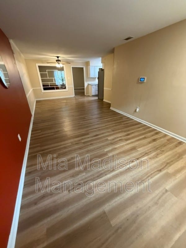 Photo - 9406 Dunwoody Dr