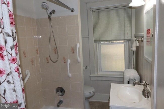 Photo - 301 N Waverly St