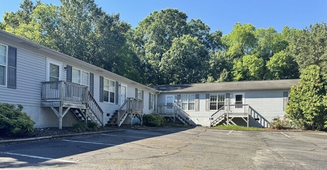 Building Photo - 3 Bedroom, 1 Bathroom Apartment in Thomasville