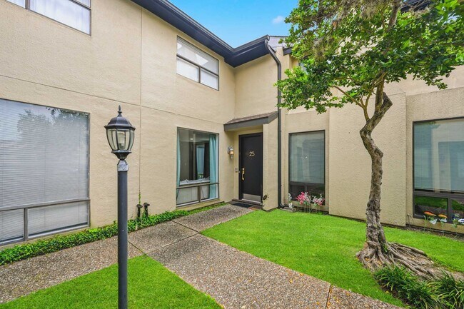 1116 Bering Dr Unit 25