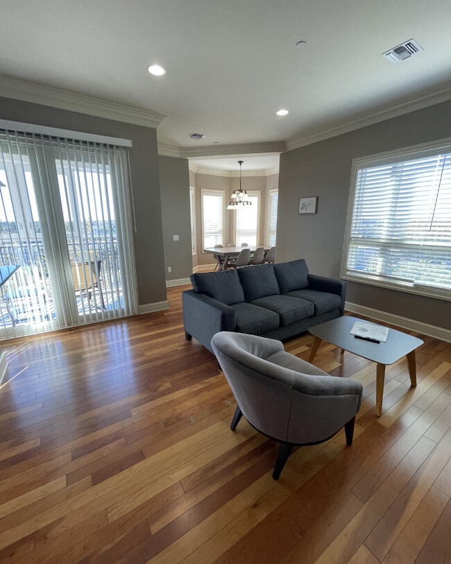 THE GATEWAY VILLAGE - Living room - The Gateway Village