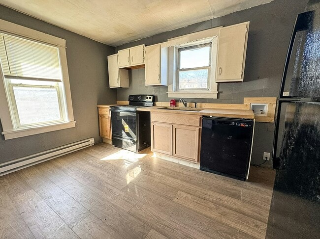 Photo - 158 Main St