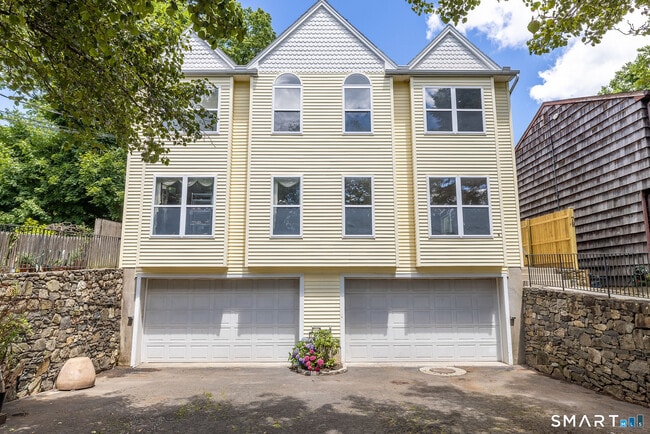 Photo - 7 Edgewood St