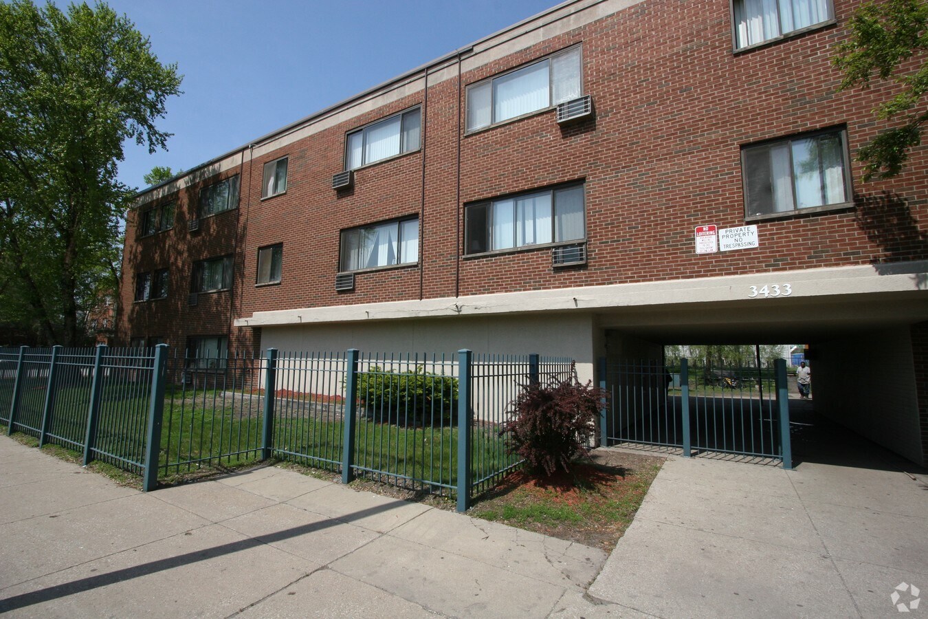 Photo - 3433-3583 Guthrie St