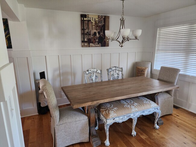 Dining room - 202 Dockery Ln SE
