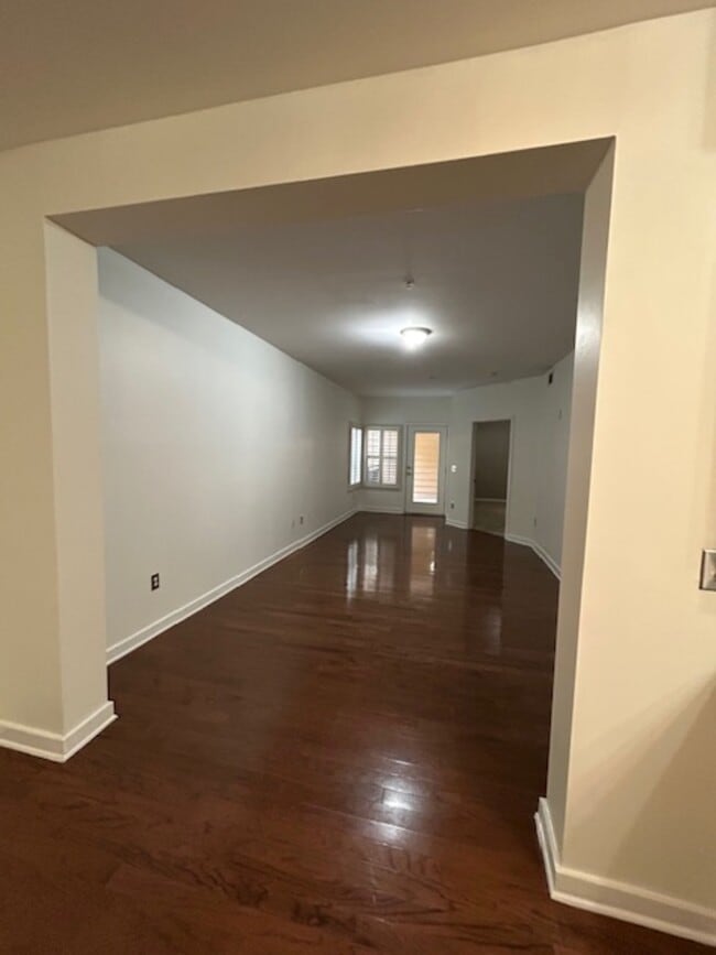 Living Area - Real Hardwoods - 401 20th St S Unit 224
