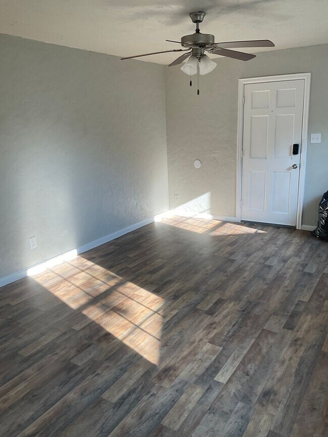 Photo - Great location!