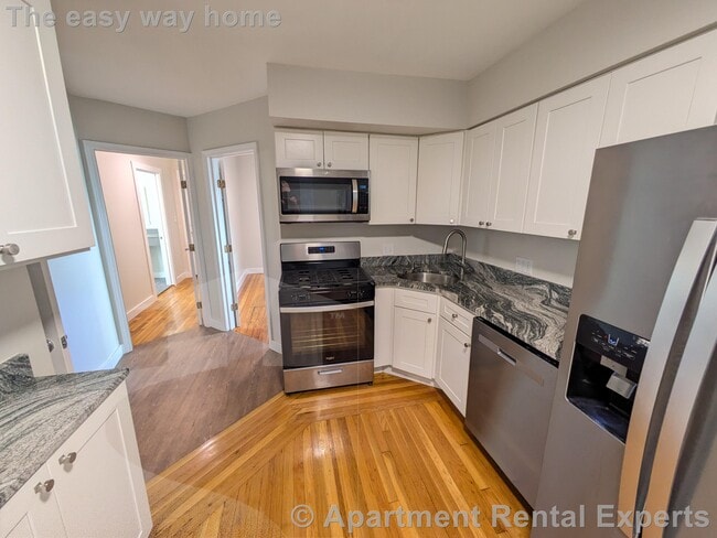 Building Photo - 21 Medford St Unit #2
